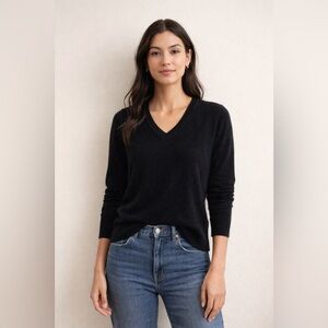 Quince 100% Cashmere V-Neck Sweater-Black-Size Small